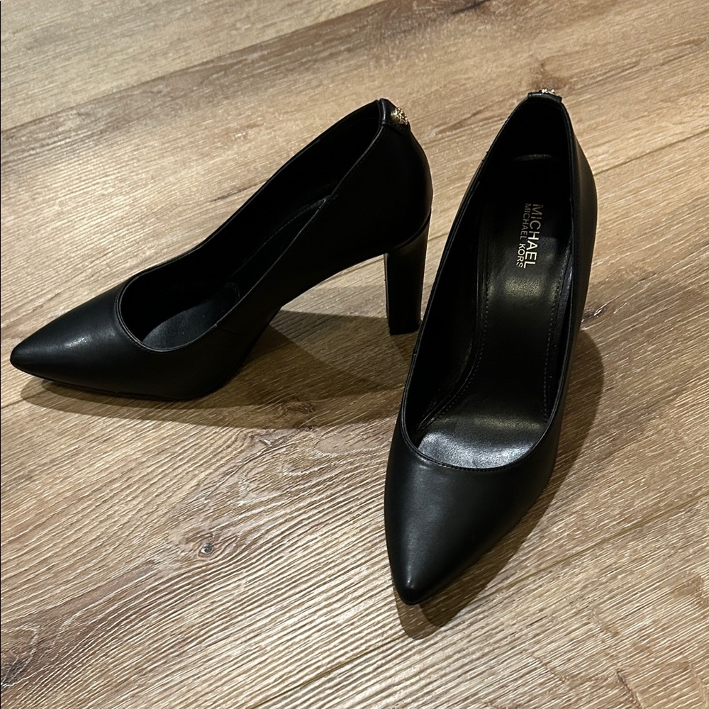 Michael Kors Classic Black Pointed Heels